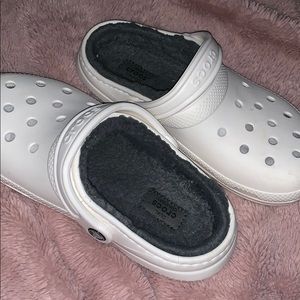 white crocs w/ fur size 7